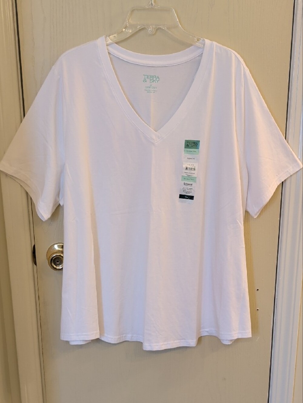 Terra & Sky White V-Neck Short Sleeve T-Shirt 2X NWT